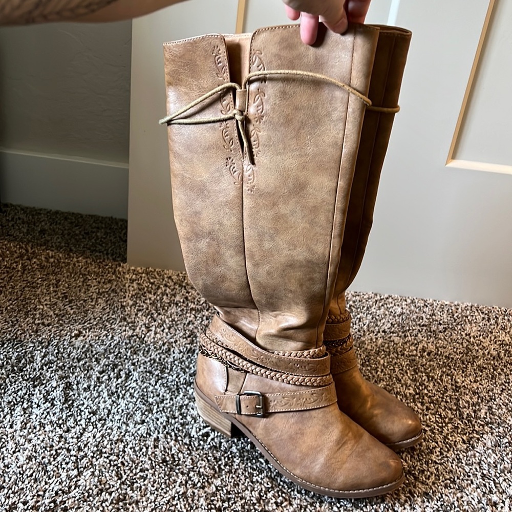 Not Rated Womens size 8 boots